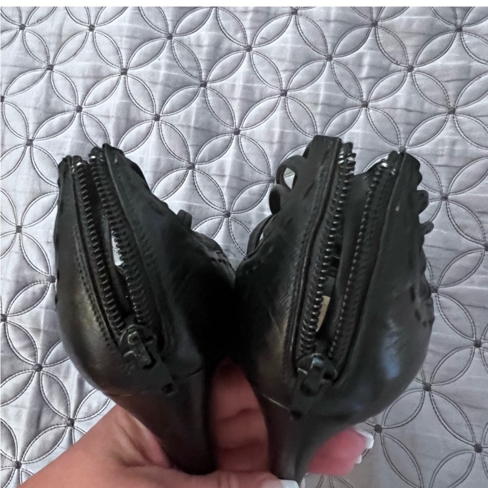 Christian Louboutin heels 36.5 - Picture 3 of 16